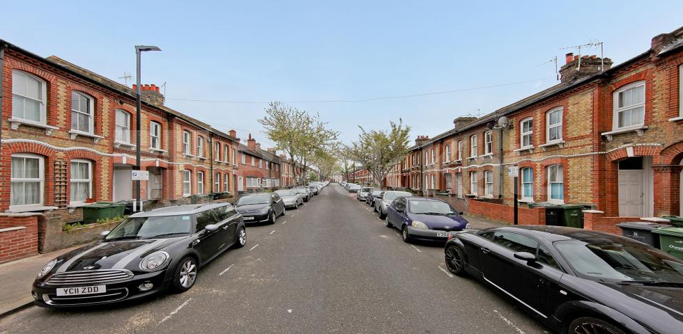 			NEW INSTRUCTION , 2 Bedroom, 1 bath, 1 reception Apartment			 Glenelg Road, Clapham North/Brixton 